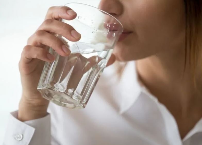 Uống nhiều nước mỗi ngày giúp giải quyết mọi vấn đề về sức khỏe